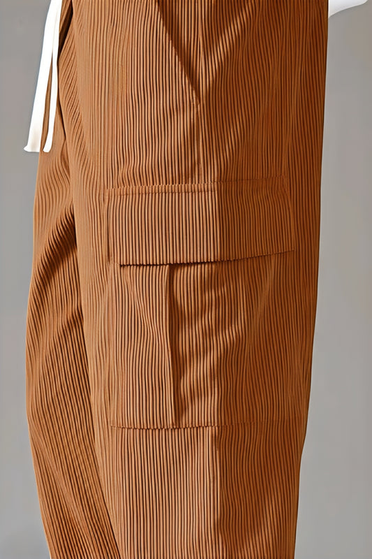 Men's premium cargo pants brown.